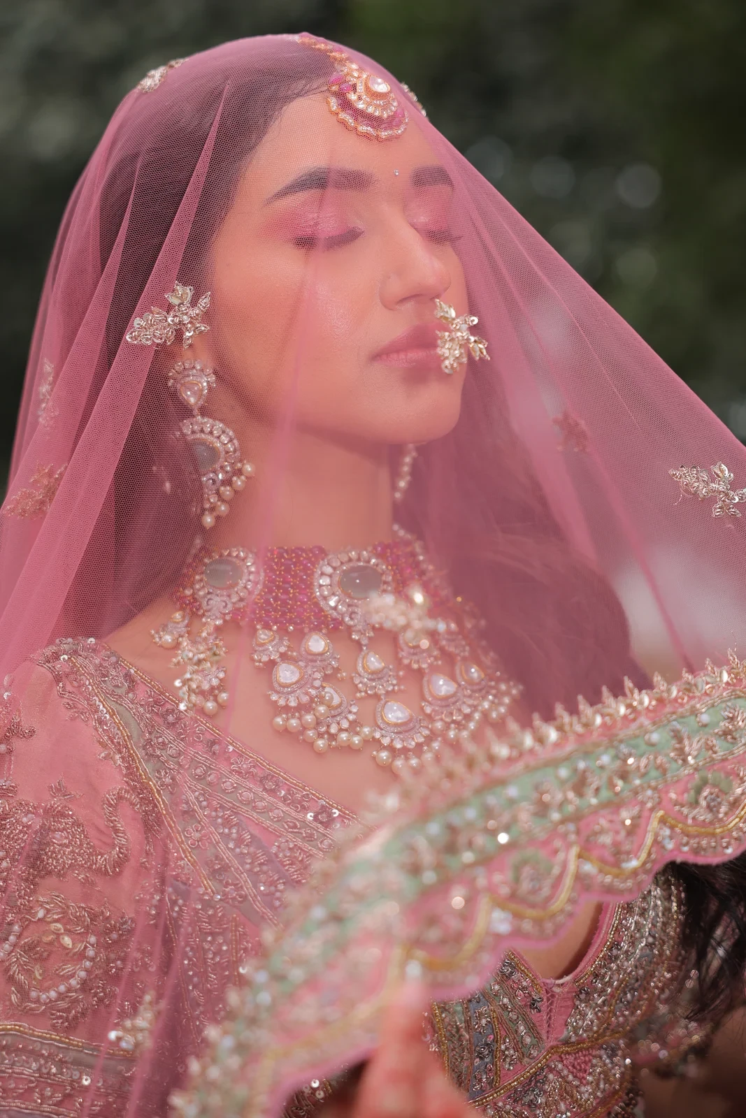 Ultra-luxury bridal makeup by Karishma Rathod
